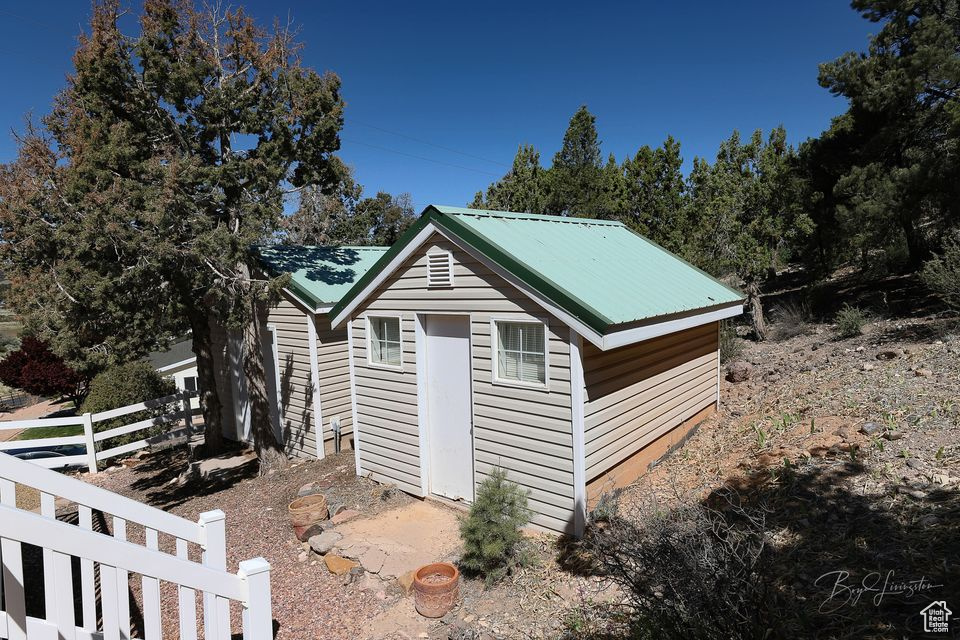 172 E RED RD Central, UT 84722