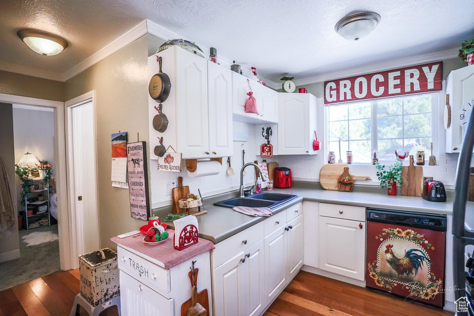172 E RED RD Central, UT 84722