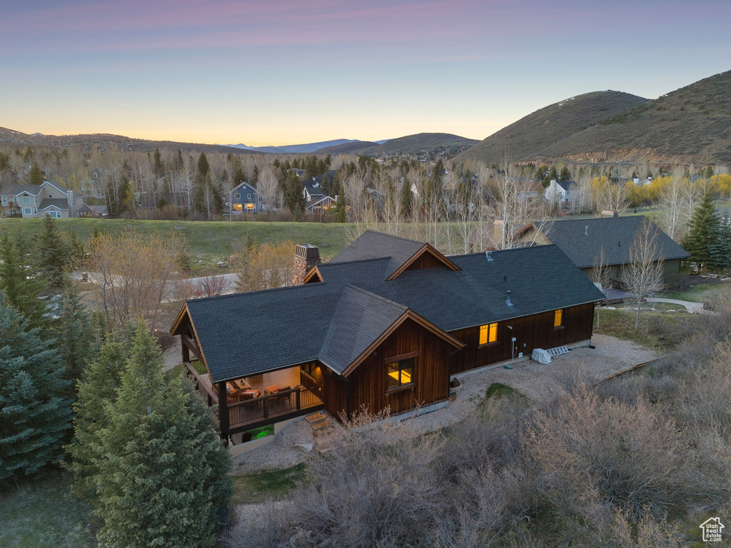 Drone / aerial view featuring a mountain view