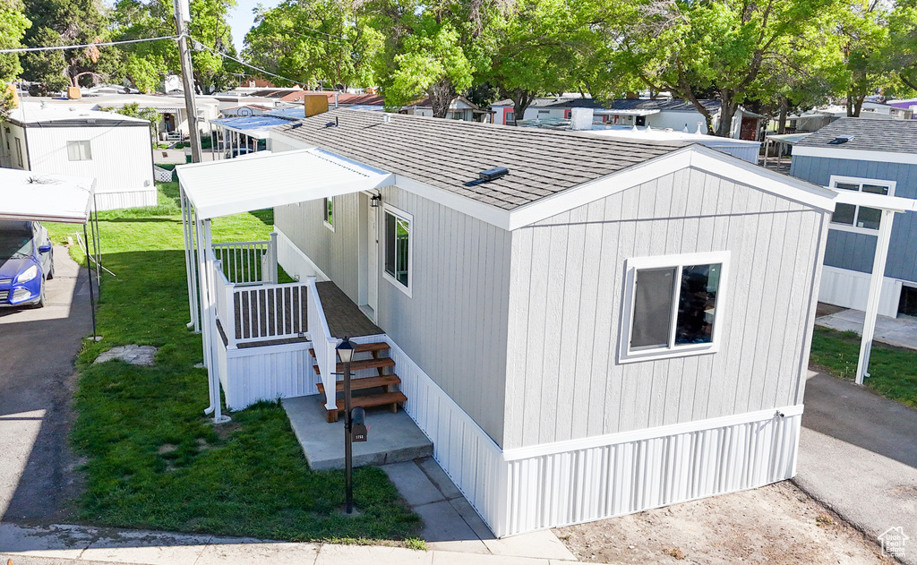 View of front of home with a front lawn