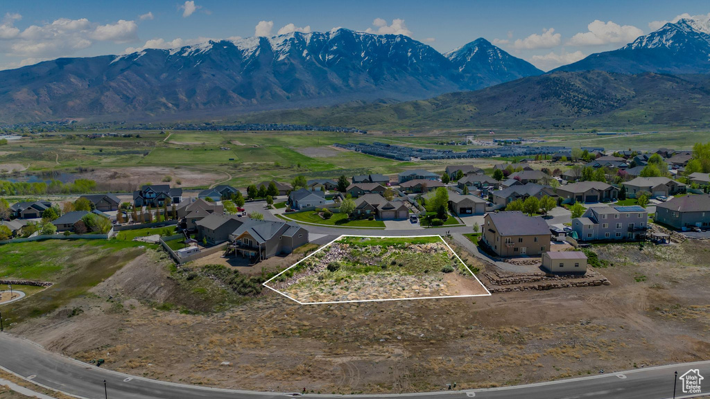Bird's eye view featuring a residential view and a mountain view