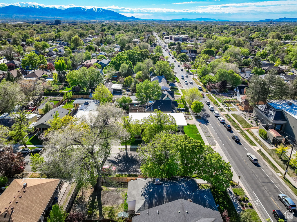Bird\'s eye view featuring a mountain view and a residential view