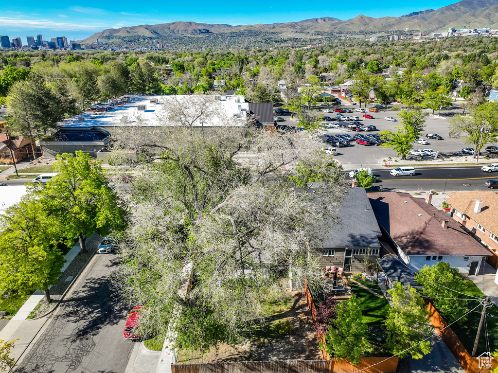 Bird\'s eye view featuring a mountain view