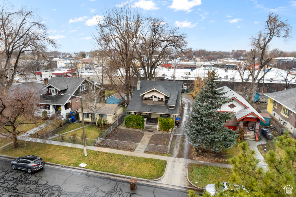 Birds eye view of property featuring a residential view