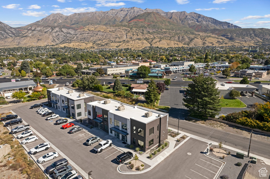 Aerial view with a mountain view