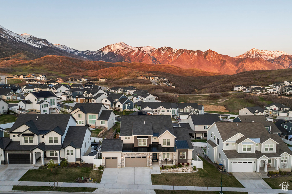 View of mountain feature featuring a residential view