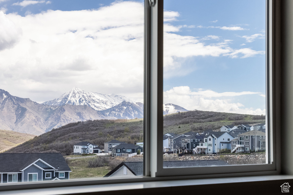 View of mountain feature featuring a residential view