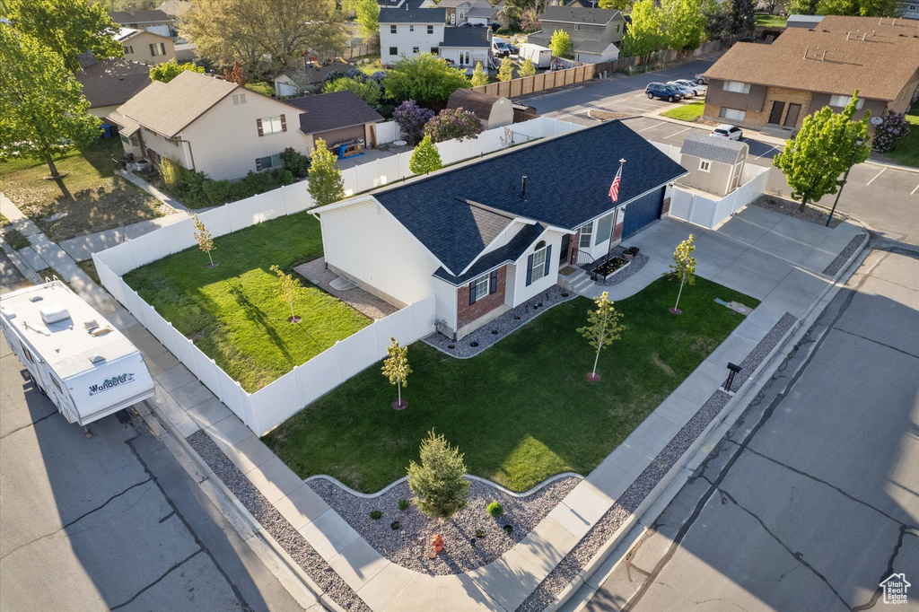Birds eye view of property featuring a residential view