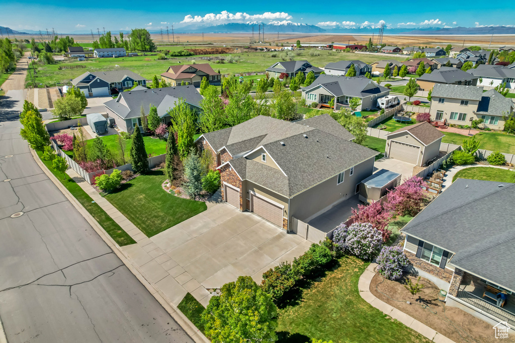 Bird\\\\\\\'s eye view featuring a mountain view and a residential view