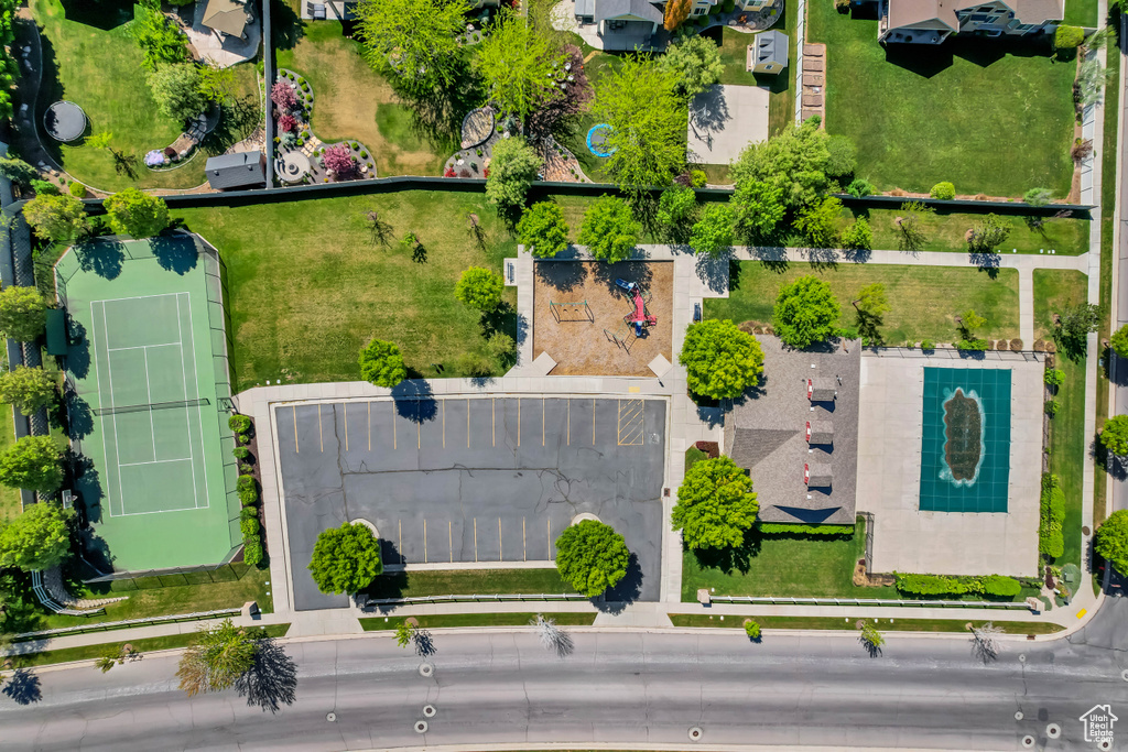 Bird\\\\\\\'s eye view featuring a residential view