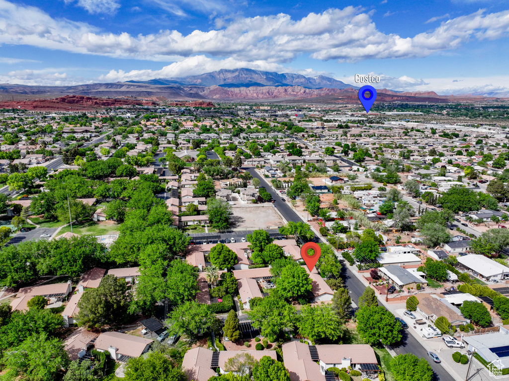 Bird's eye view featuring a residential view and a mountain view