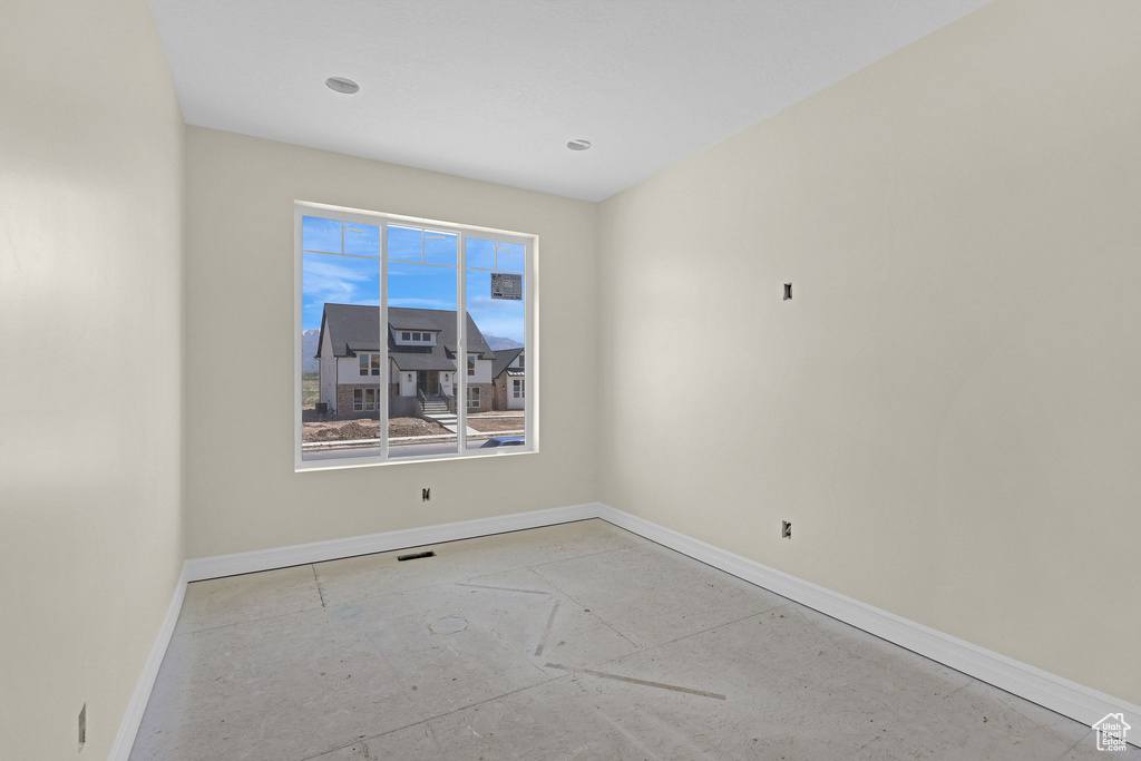 Spare room with baseboards