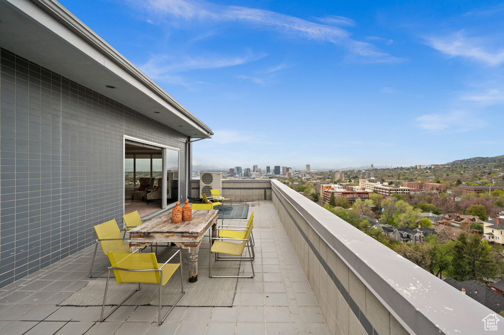 Balcony featuring a city view