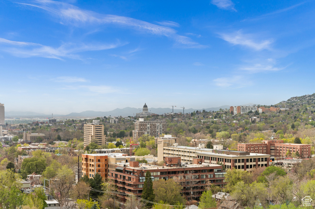 Property\\\\\\\'s view of city featuring a mountain view