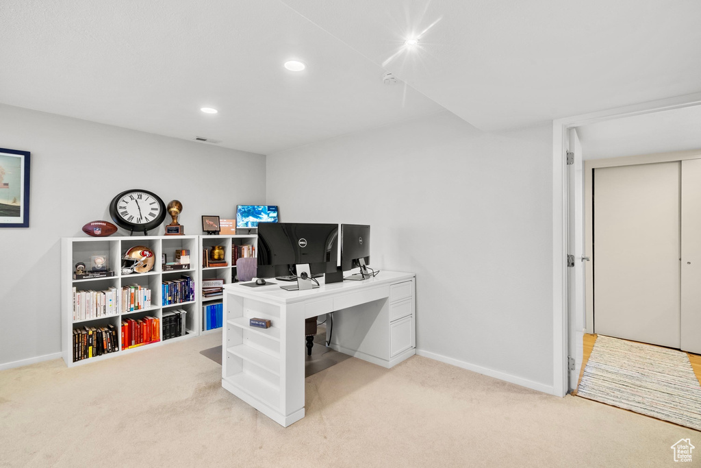 Home office featuring carpet floors, recessed lighting, and baseboards