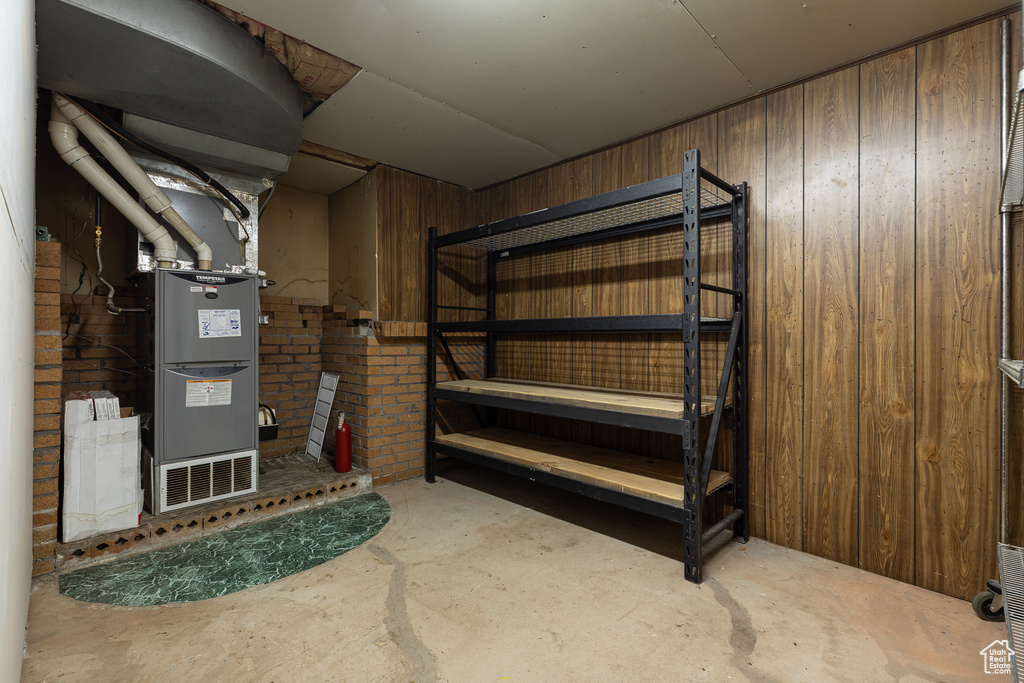 Utilities with heating unit