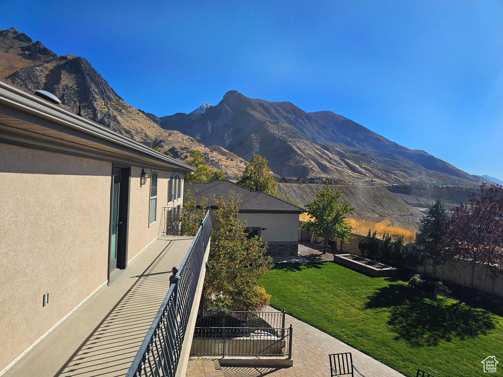 View of mountain feature