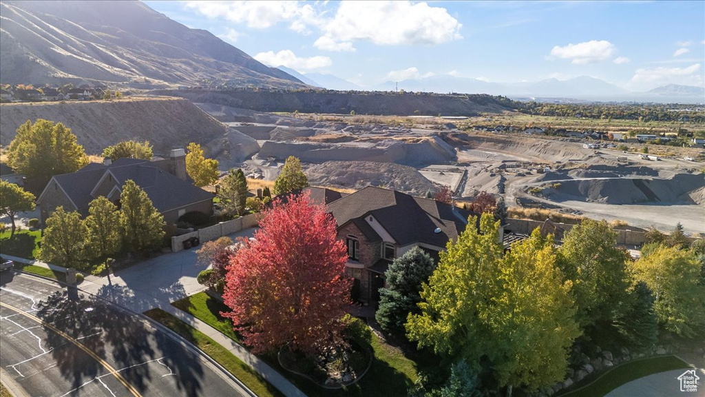 Aerial view featuring a residential view and a mountain view