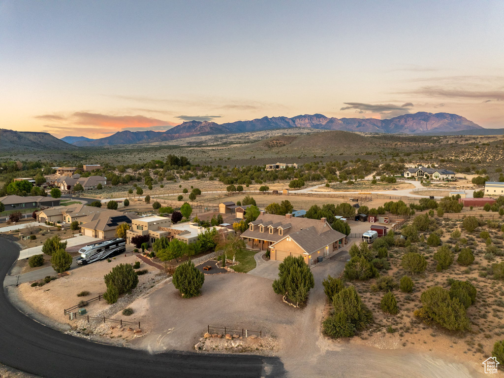 Bird\\\'s eye view featuring a mountain view