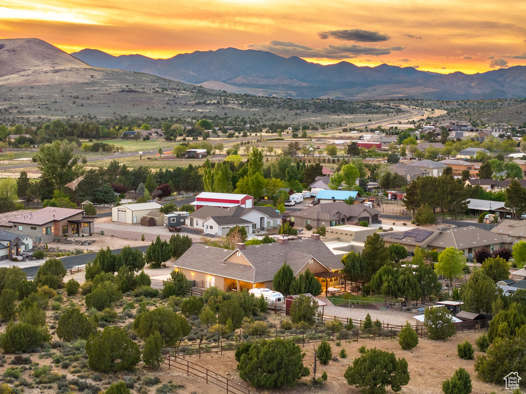 Aerial view with a mountain view