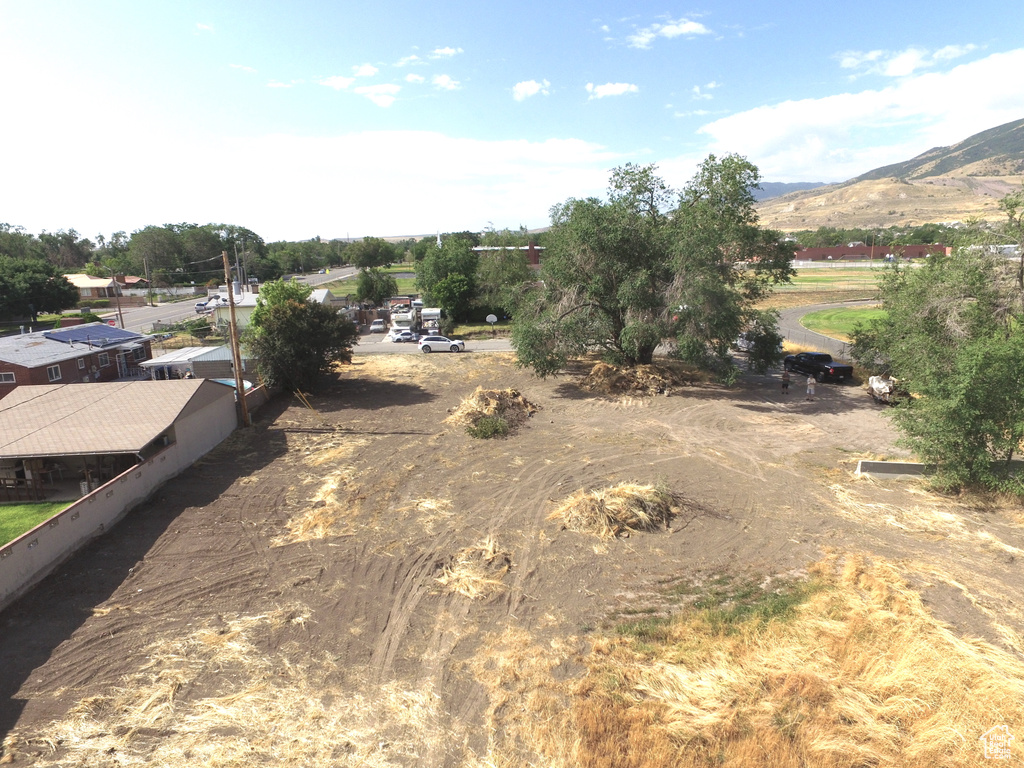 View of yard featuring a mountain view