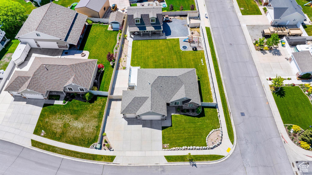 Birds eye view of property featuring a residential view
