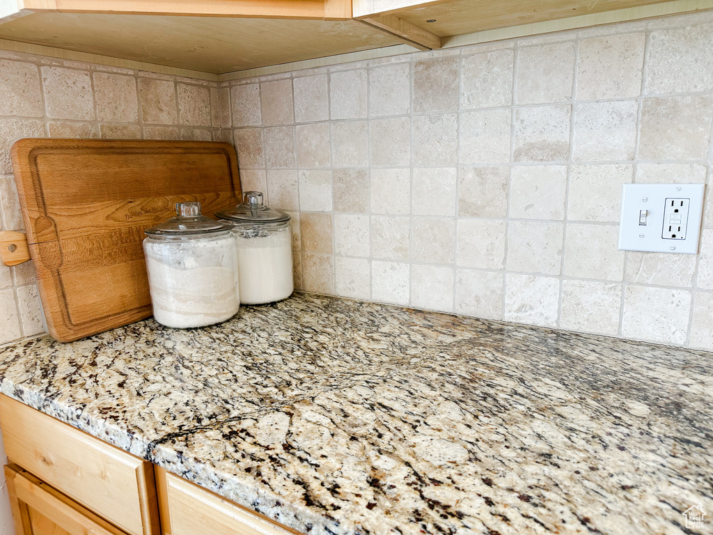 Details with tasteful backsplash