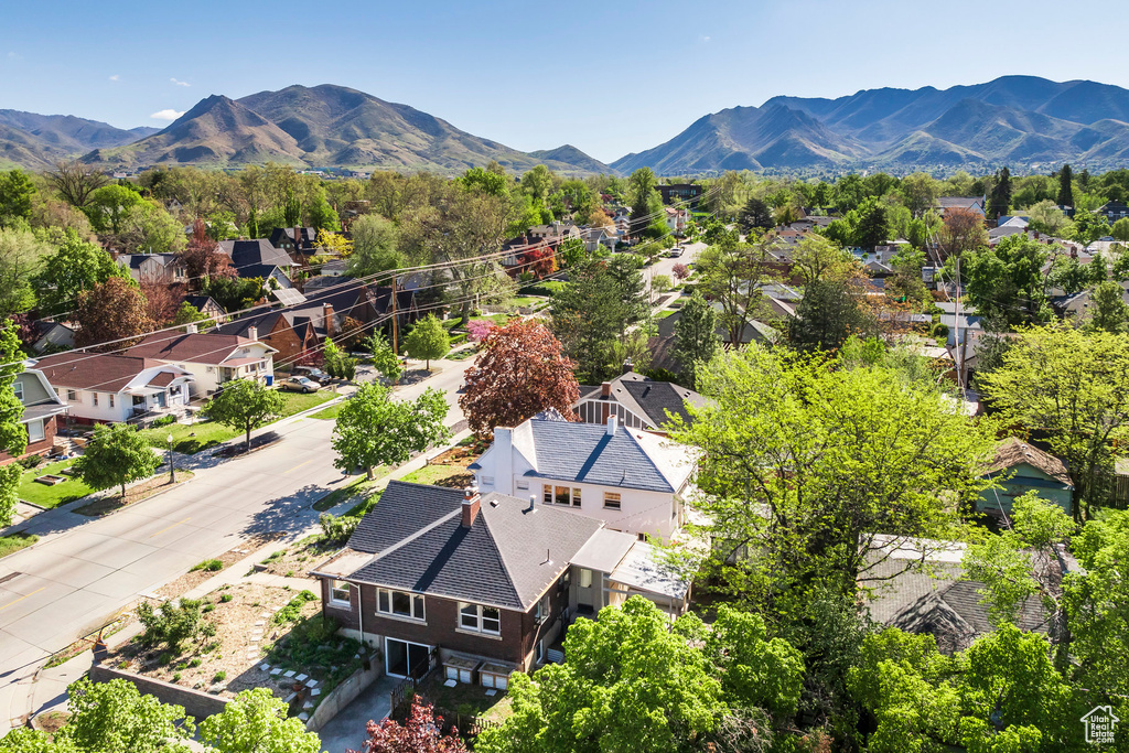Aerial view featuring a residential view and a mountain view