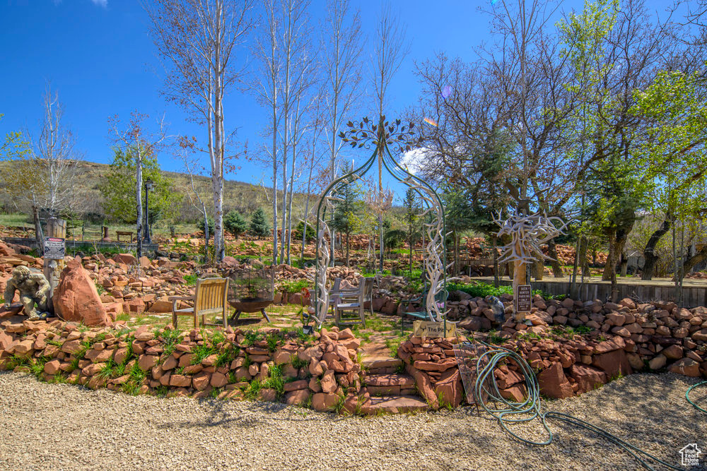 View of yard featuring a mountain view