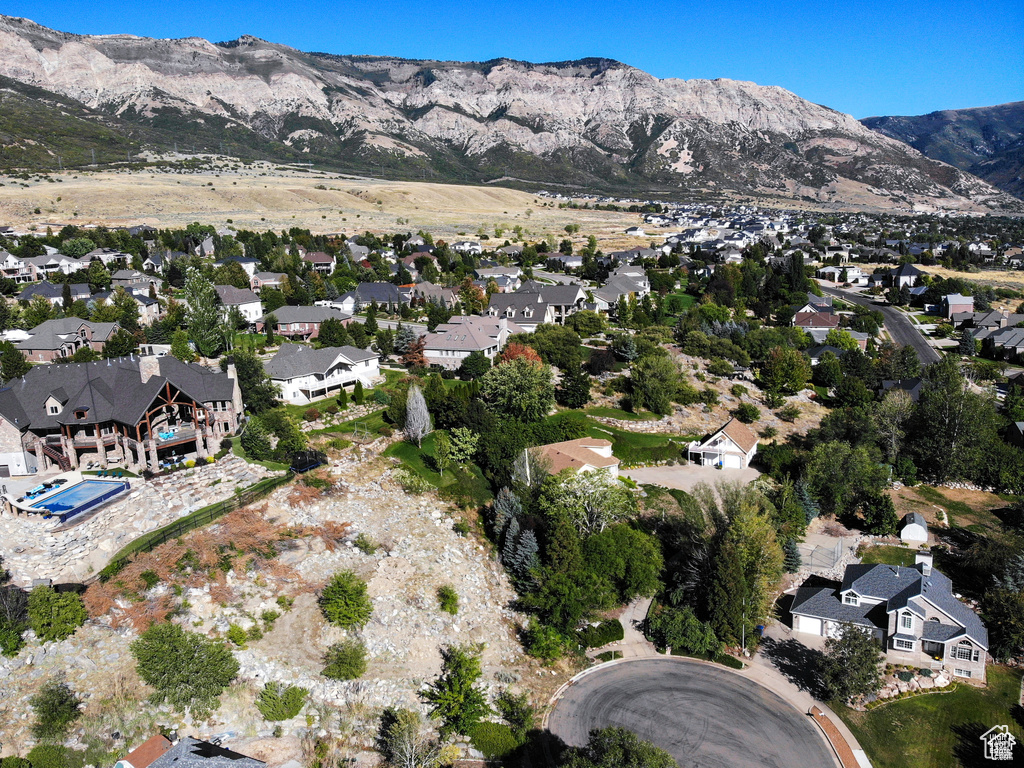 Bird's eye view featuring a residential view and a mountain view