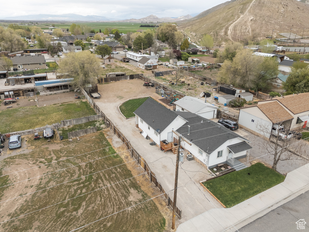 Aerial view with a residential view and a mountain view
