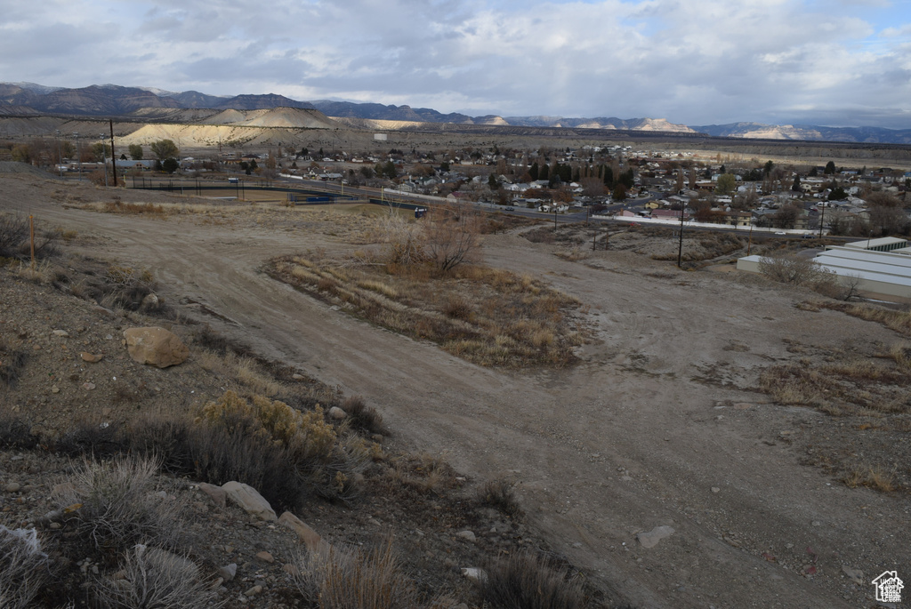 Aerial view with a mountain view