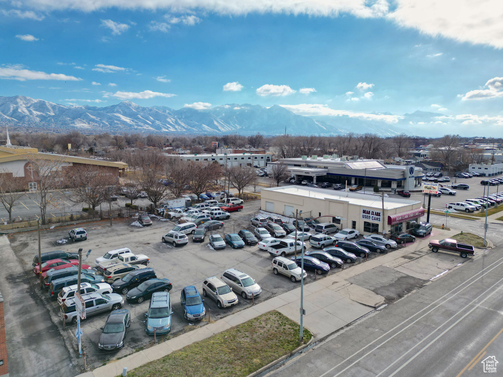 Bird's eye view with a mountain view