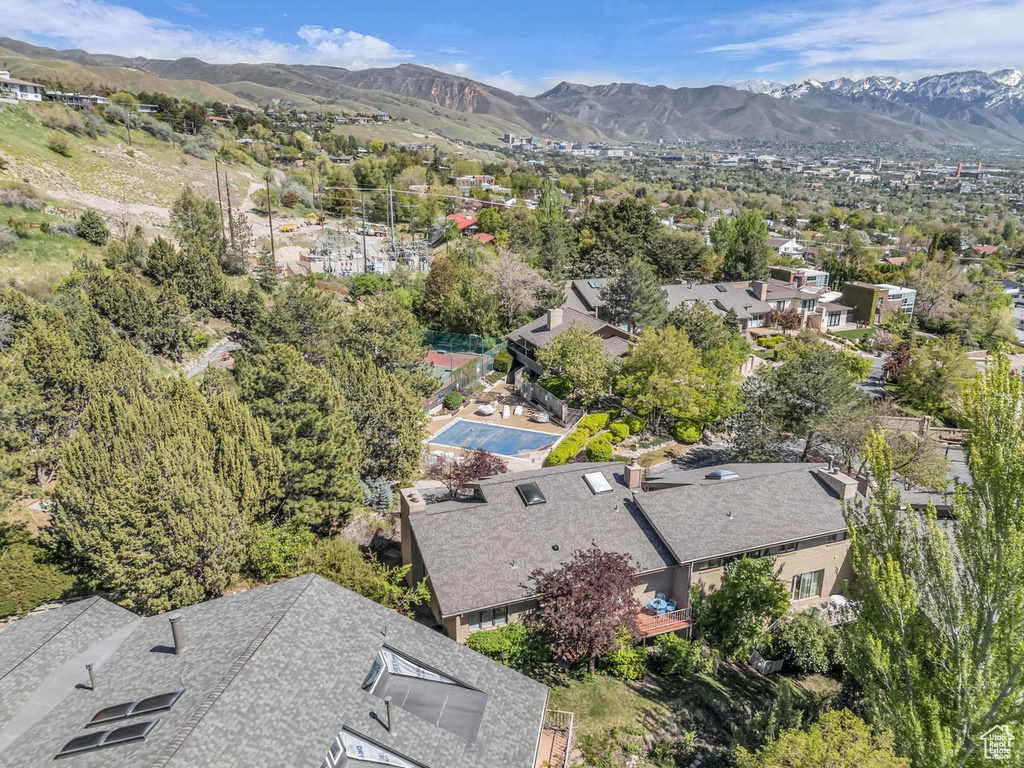 Drone / aerial view featuring a mountain view