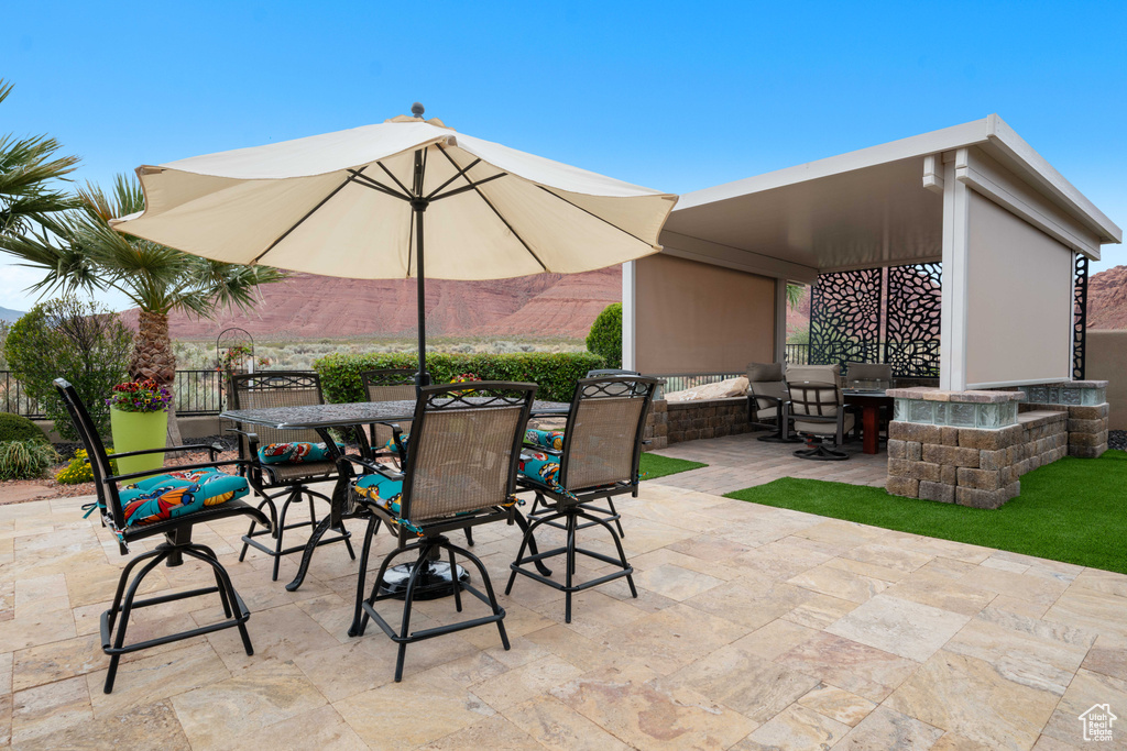 View of patio / terrace with outdoor dining space