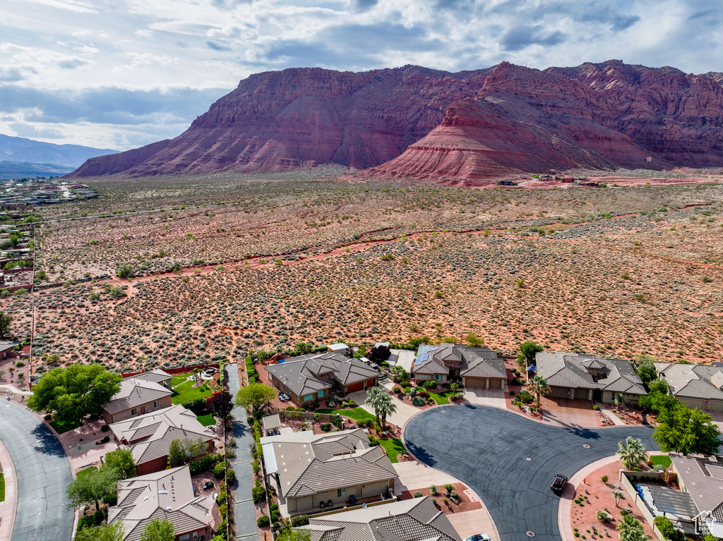 Mountain view featuring a residential view