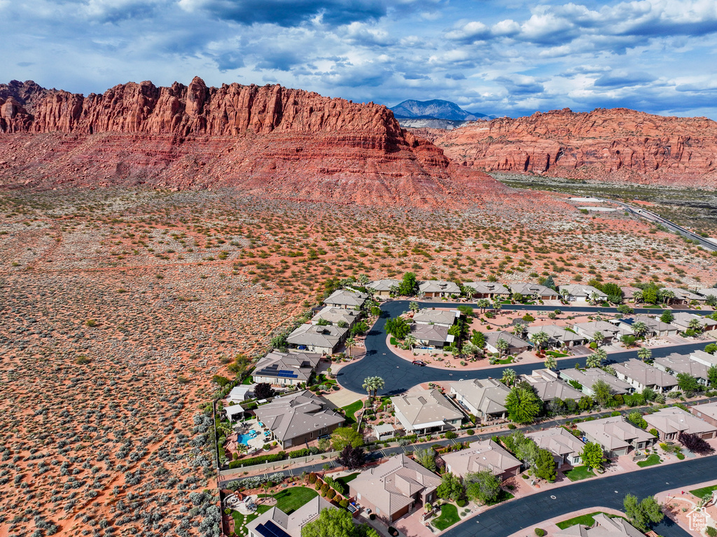 View of mountain feature featuring a residential view
