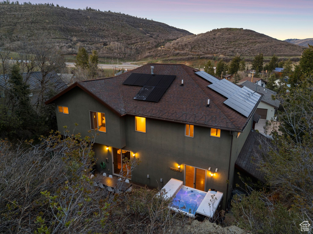 Aerial view with a mountain view