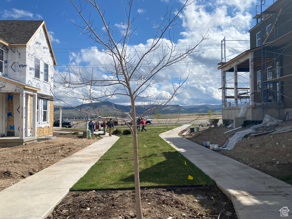 View of home's community featuring a mountain view