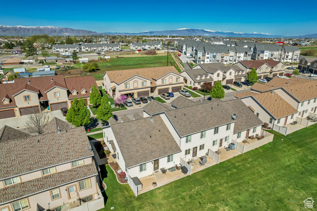 Bird's eye view featuring a mountain view and a residential view