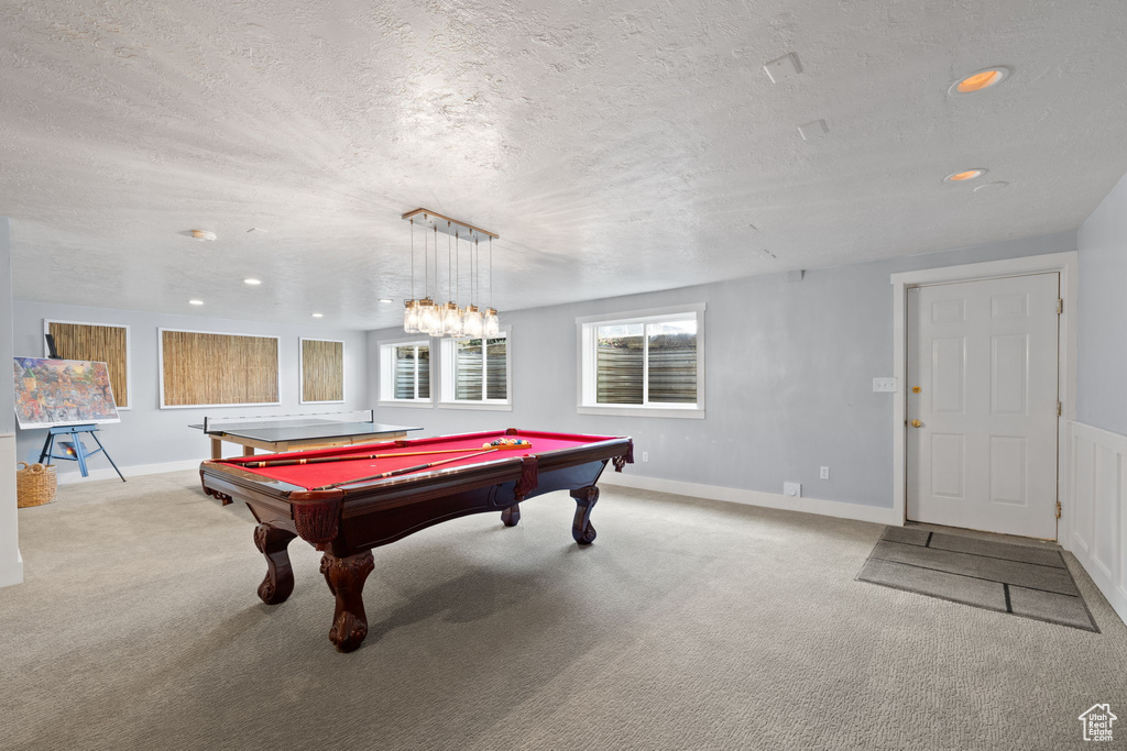 Playroom featuring billiards, carpet flooring, recessed lighting, and a textured ceiling