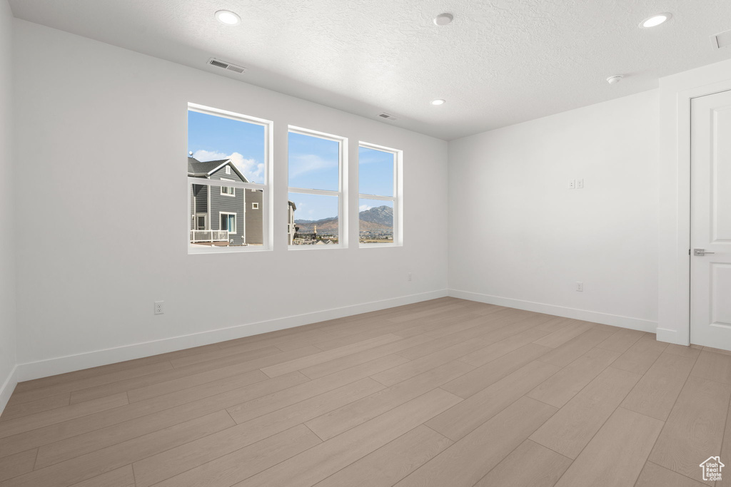 Photo 4 for MLS #2082242 at 1154 W Gossamer Ln #10