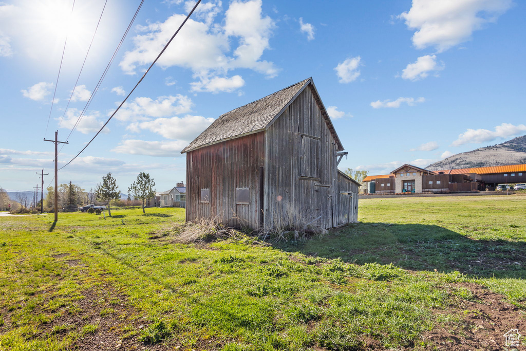 View of outdoor structure featuring an outdoor structure