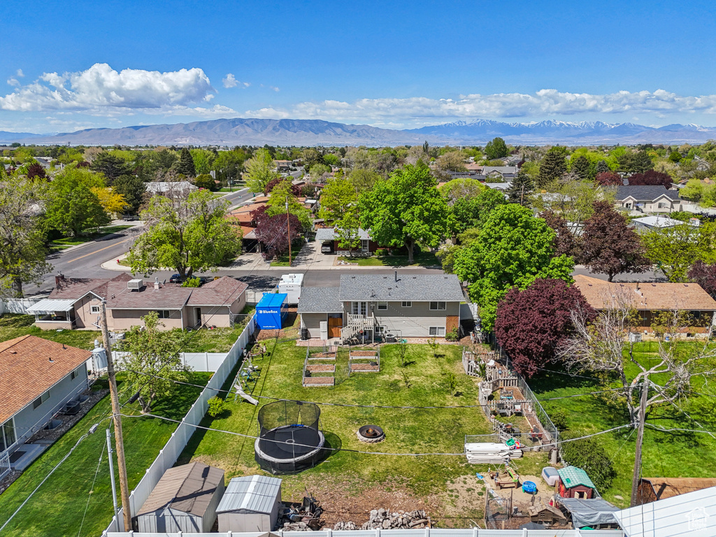 Bird's eye view with a residential view and a mountain view
