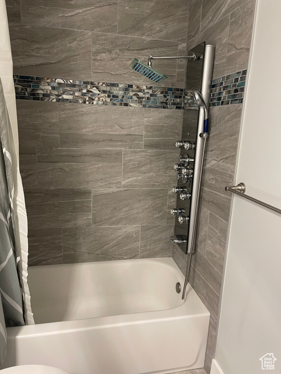 Full bath with shower / bath combo