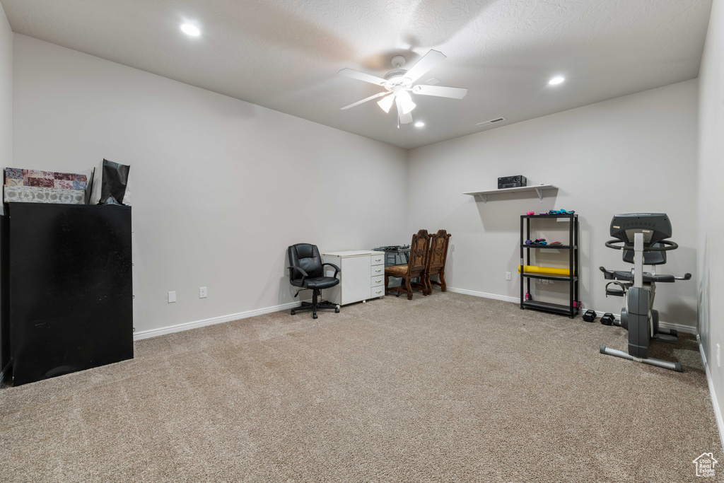 Workout area with ceiling fan, carpet floors, recessed lighting, baseboards, and visible vents