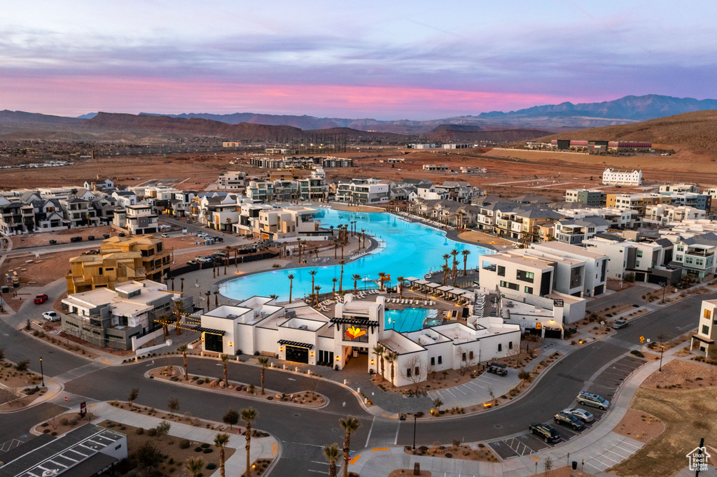 Aerial view with a mountain view
