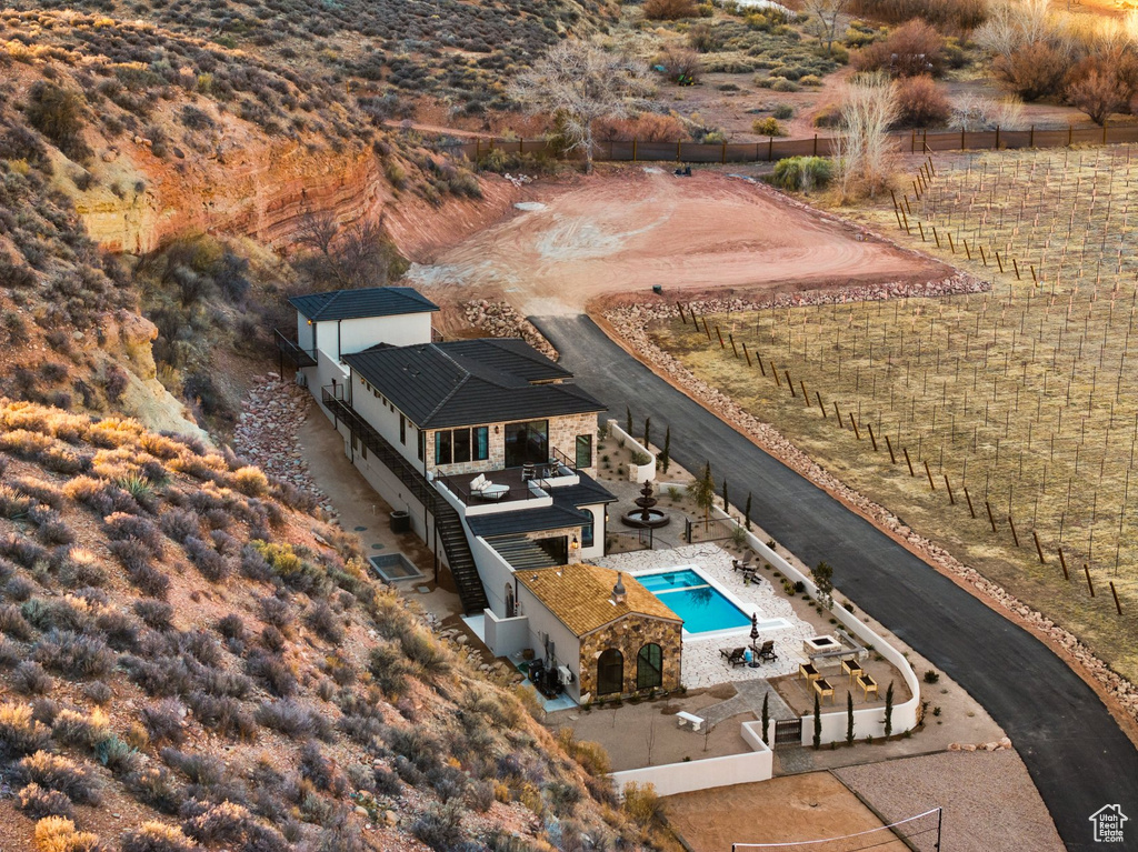 Birds eye view of property