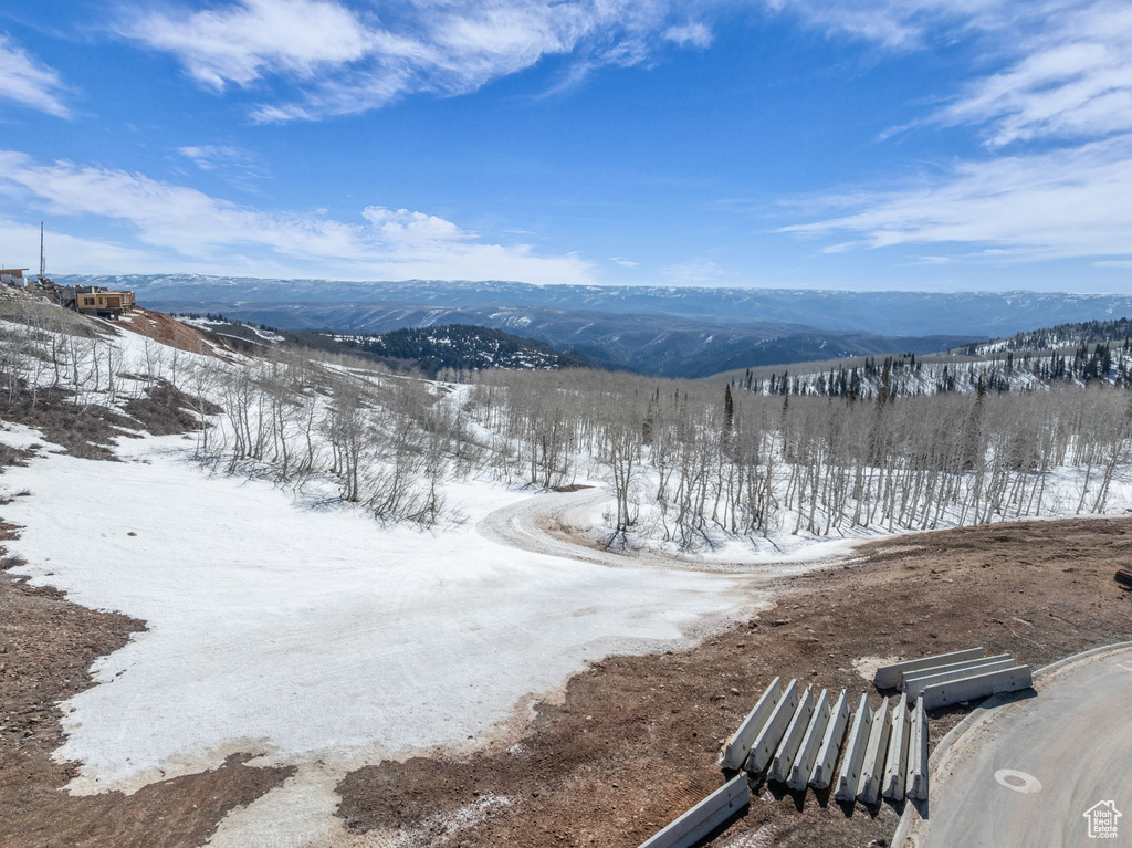 View of mountain feature