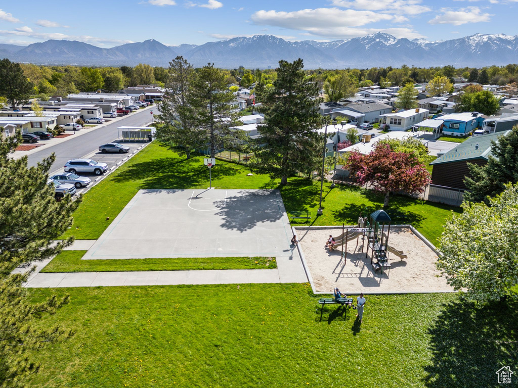 Aerial view with a residential view and a mountain view